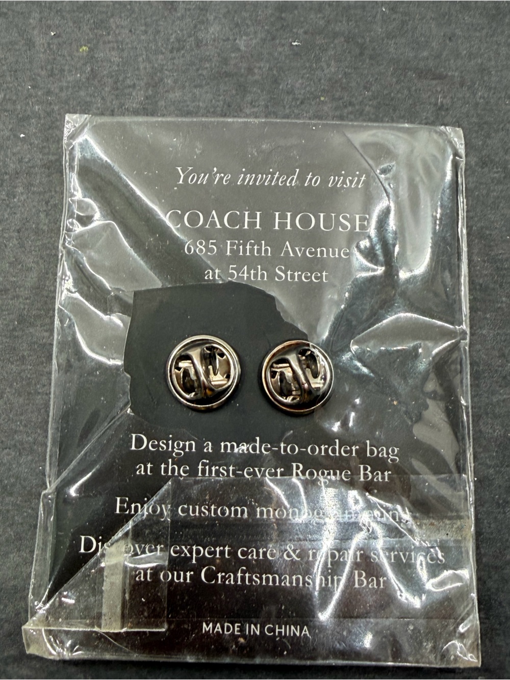 NIP Coach Rexy Pin - Picture 4 of 4